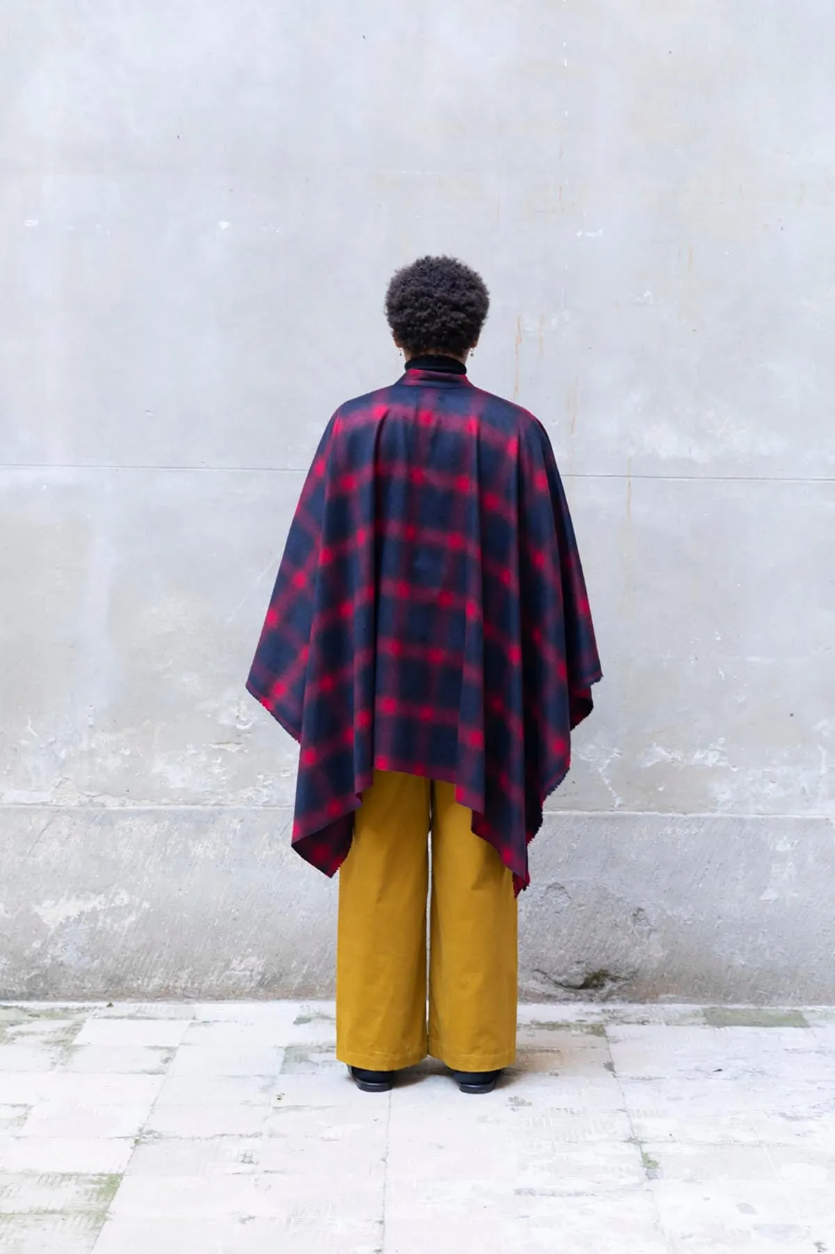 GINGHAM PATTERNED RECYCLED WOOL CAPE