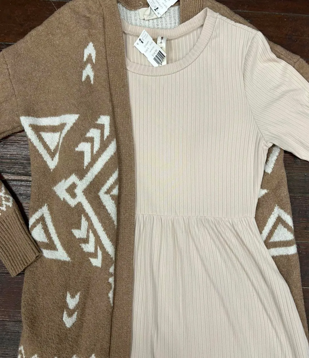 kaisley tan Cardigans, xs