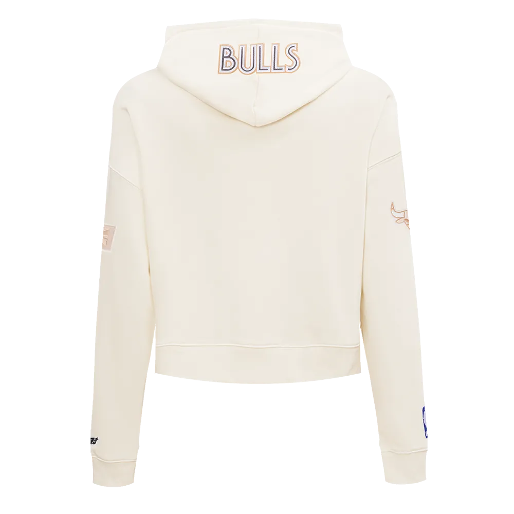 NBA CHICAGO BULLS CITY EDITION 24-25 WOMEN'S FLC CROPPED PO HOODIE (EGGSHELL)