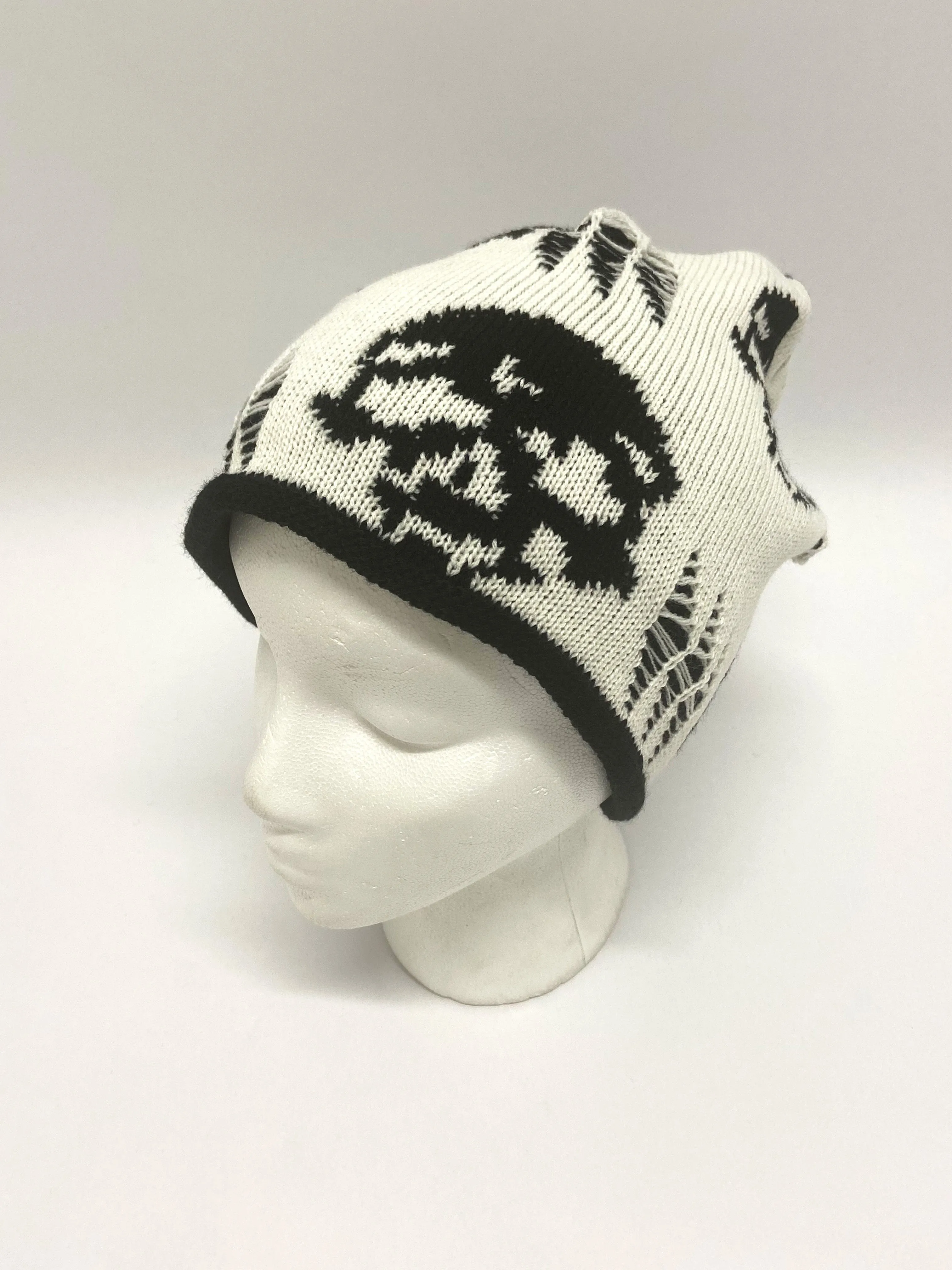 Reversible Oversize skull & slash beanie black and white