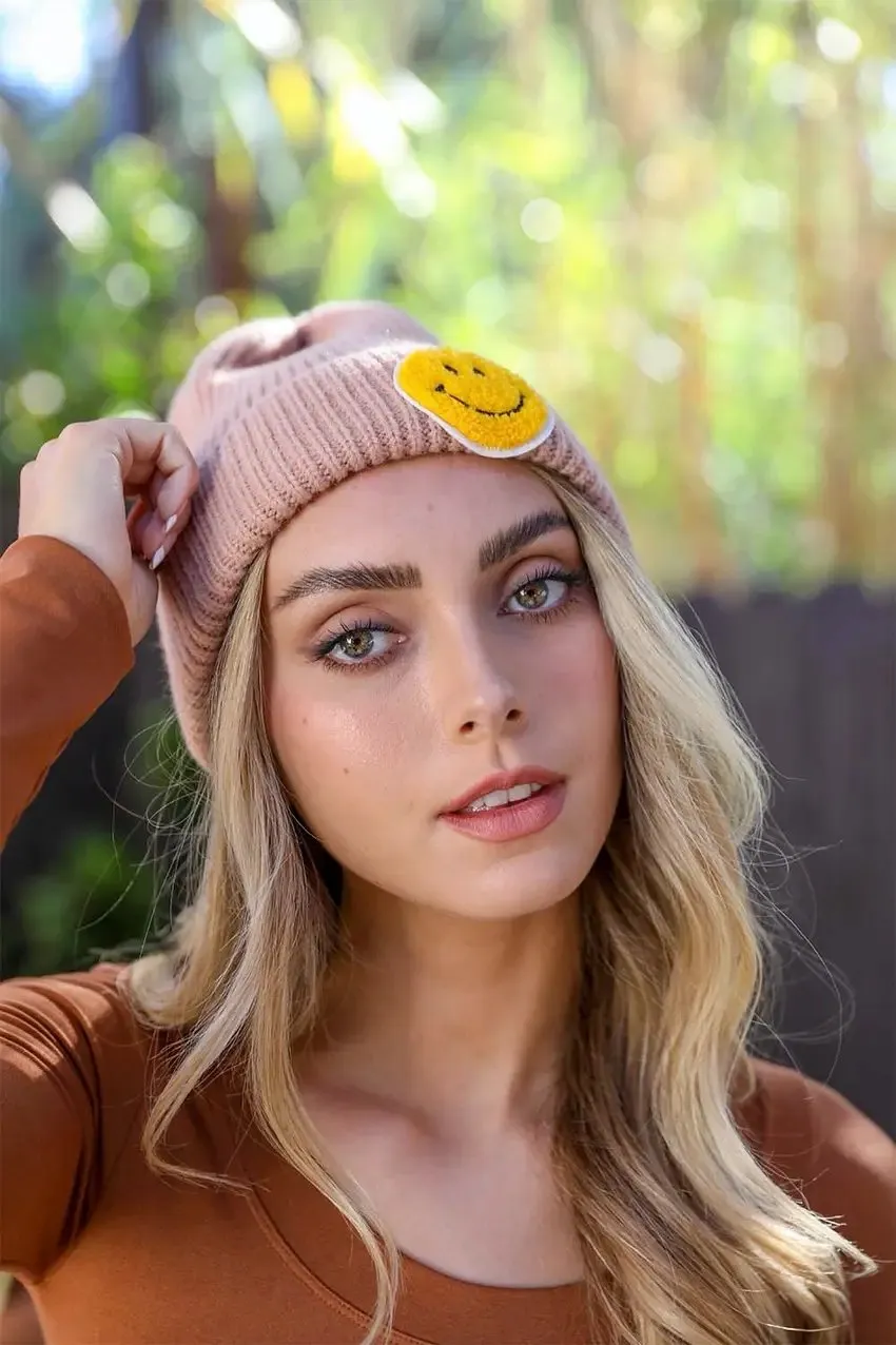 Smiley Face Ribbed Beanie (Beige)